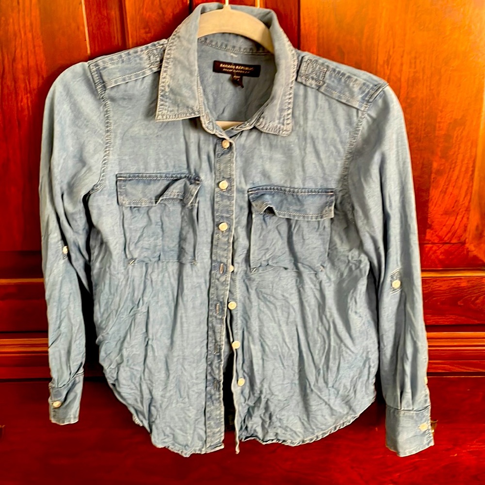 Banana Republic Dillon Classic Fit petite XSDenim long sleeved shirt